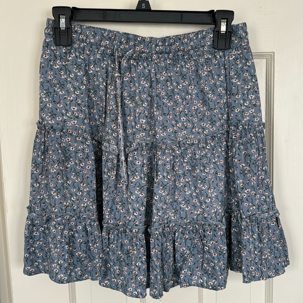 Alelly light blue floral skirt